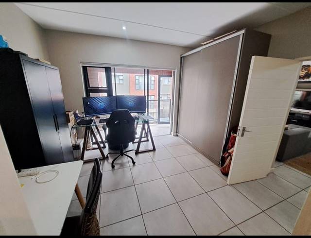 2 BEDROOM PROPERTY TO RENT IN DIE HOEWES